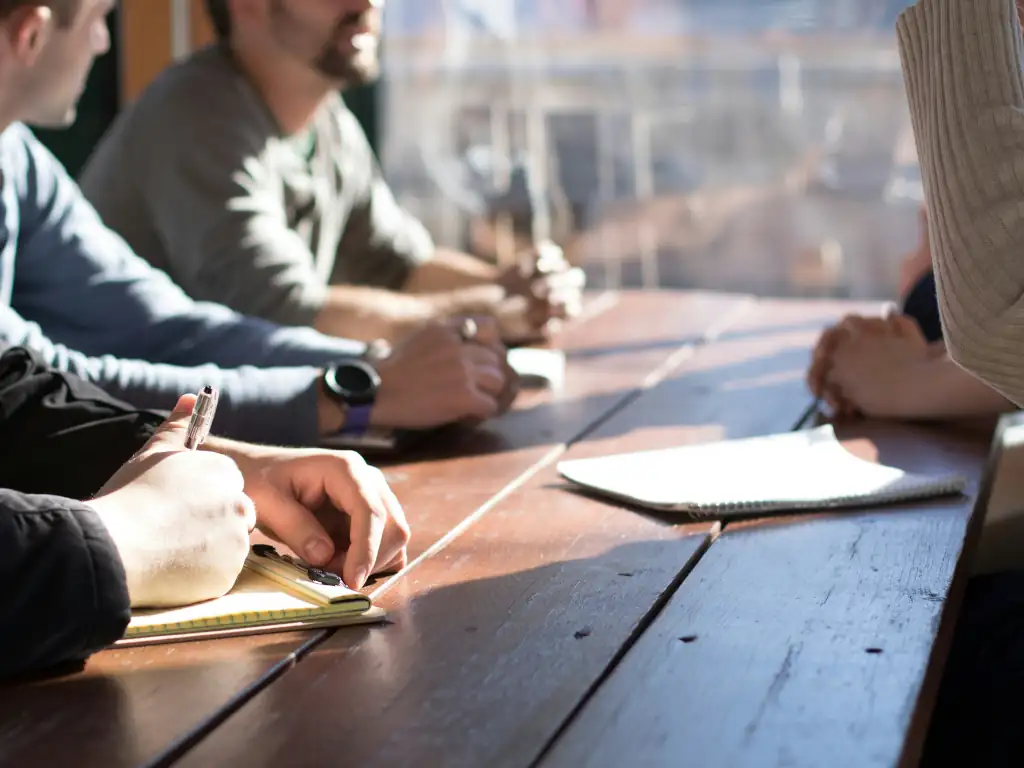 Sprachentraining Übersetzungs- und Sprachdienstleistungen – Fachübersetzungen, KI-Übersetzungen & Italienisch Sprachkurse in Kärnten